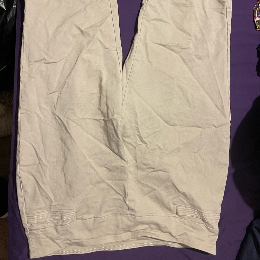 Size 16 Stretch Capri